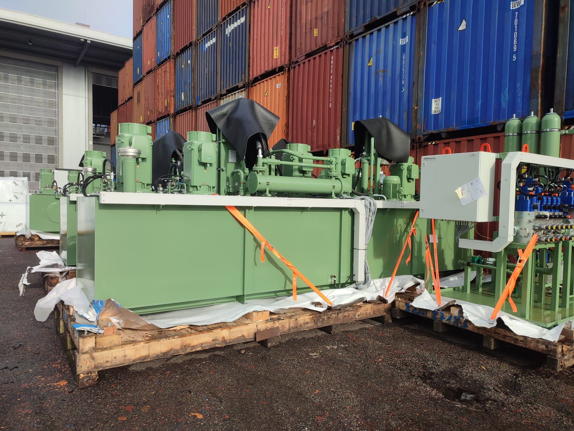 Hydraulikanlage auf Paletten – Maschinenpark Verschrottung