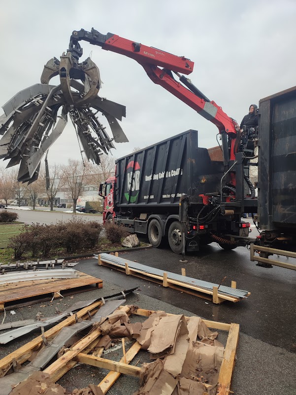 Schrottverladung mit Greiferkran – Metallrecycling