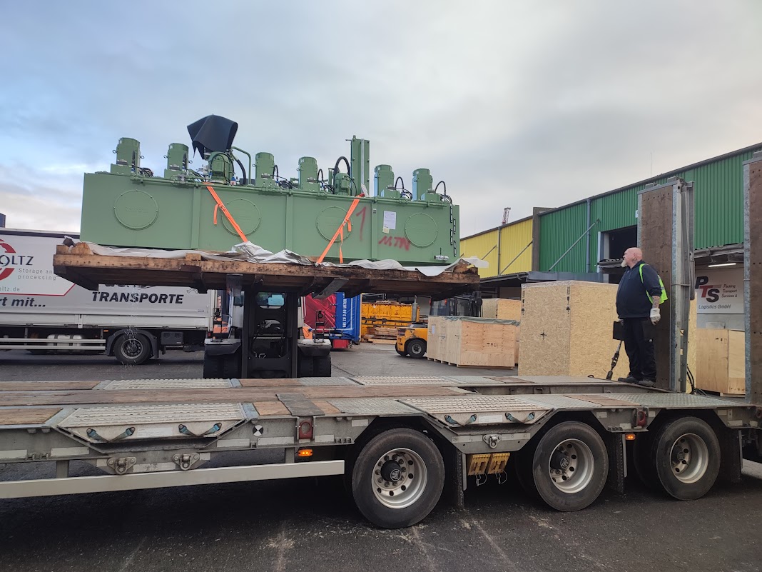 MTN Schwerlasttransport – Industrieanlage auf Tieflader